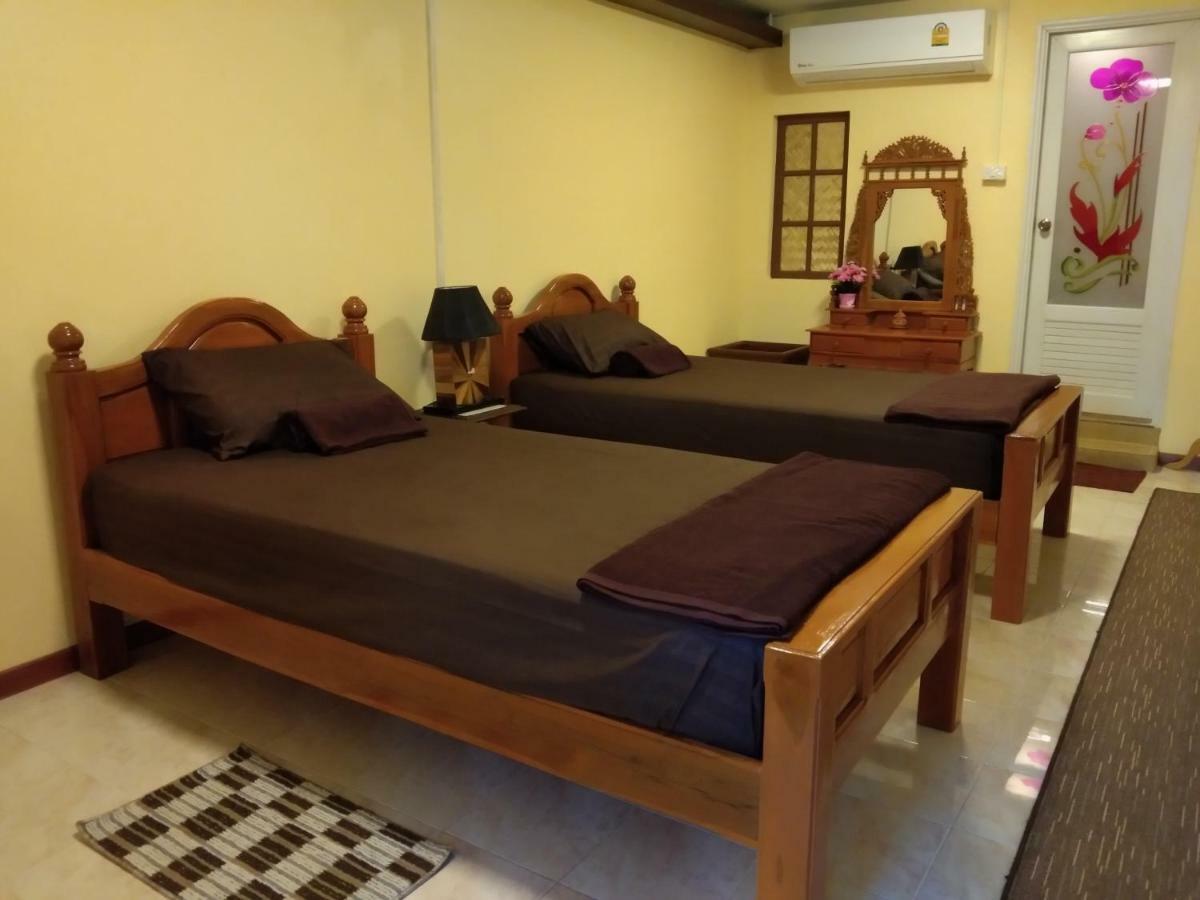 Ruan Ben Ja Don Mueang,Bangkok Hostel Esterno foto