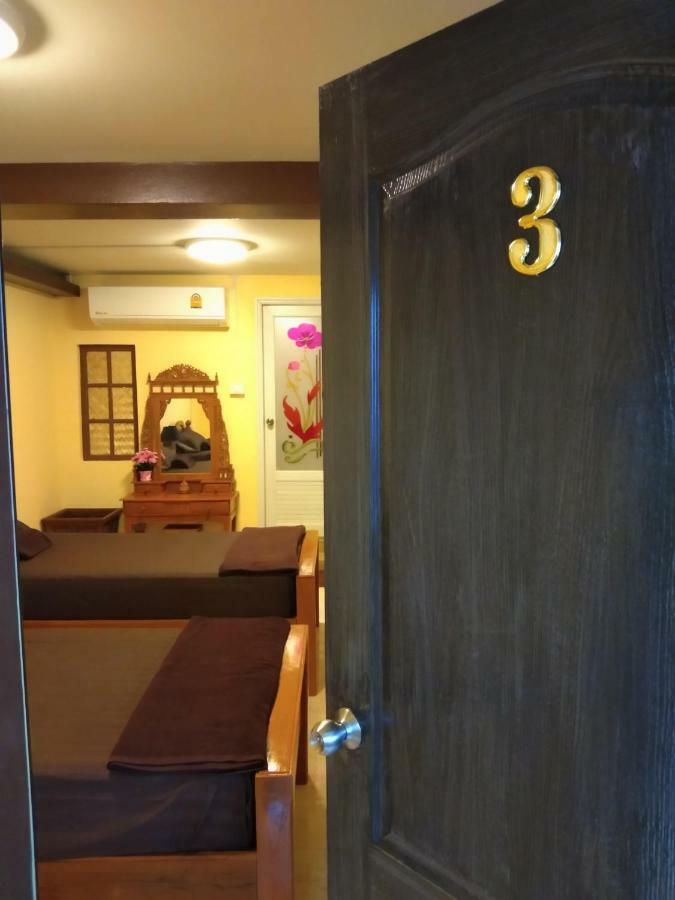 Ruan Ben Ja Don Mueang,Bangkok Hostel Esterno foto