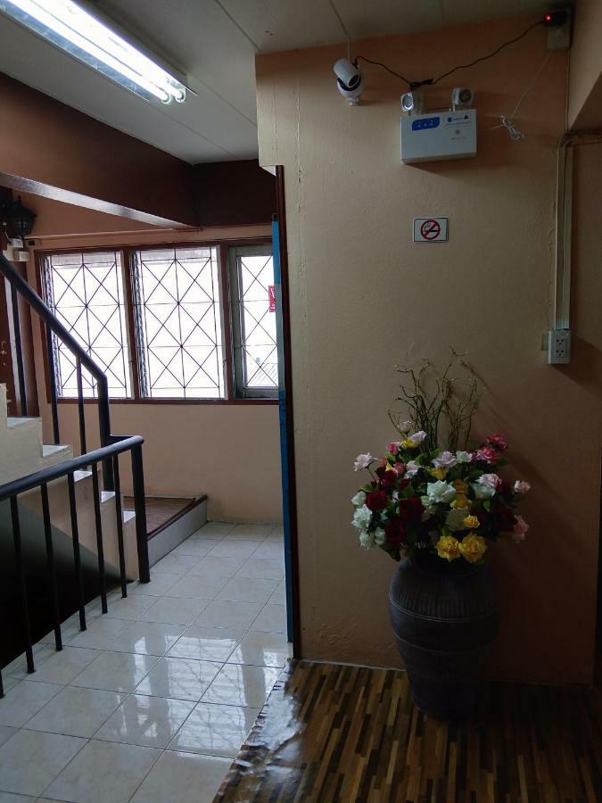 Ruan Ben Ja Don Mueang,Bangkok Hostel Esterno foto